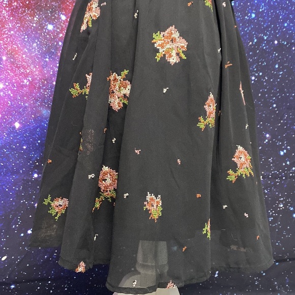 Miami | S | Mini Embroidered Frill Cocktail Dress - Picture 7 of 9